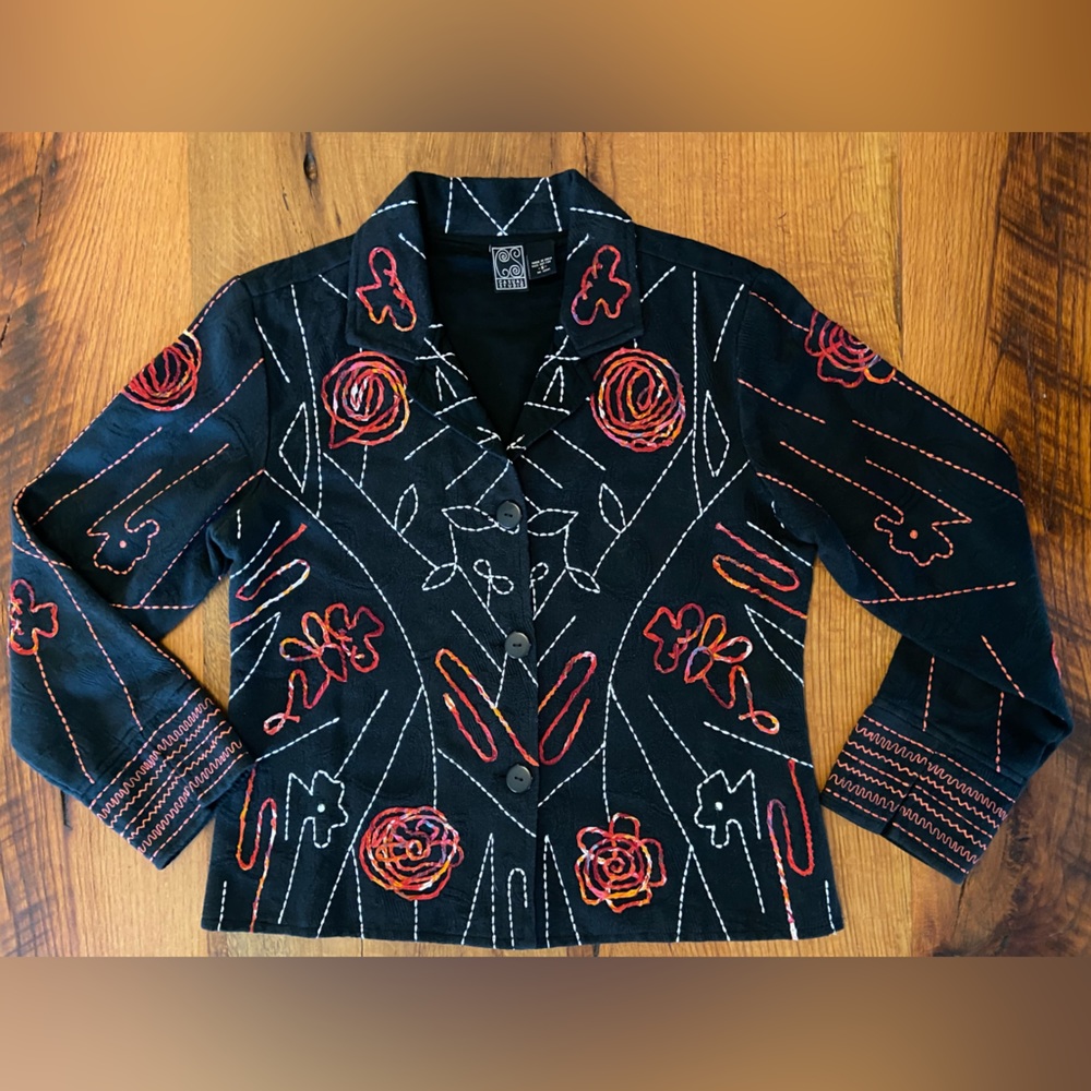 Casual Studio Black Blazer w/ Fabulous Embroidery in Orange, Red & White, Sz Sml